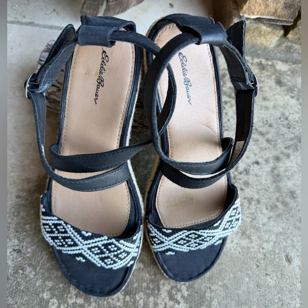 Eddie Bauer Black & White Espadrille Wedge Sandals w/leather‎ straps Sz-7. X